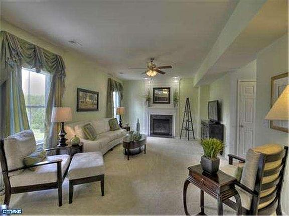 2nd image of 1050 Tiger Lily Dr