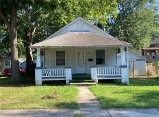 321 Pacific Ave, Osawatomie, KS 66064