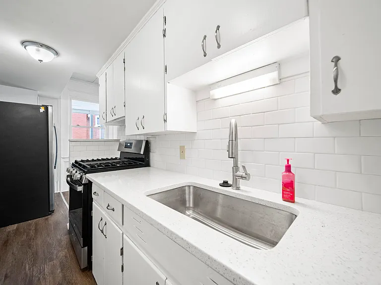 64 W Winter St #4 — Photo 7