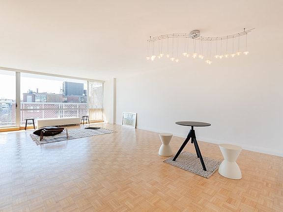 5th image of 45 Longwood Ave APT 602