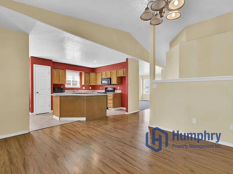 157 W Rockford St — Photo 11