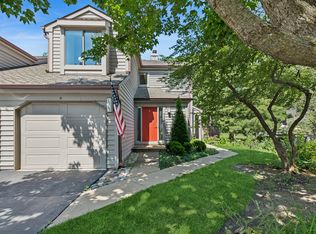 752 Shoreline Rd #1077, Barrington, IL 60010