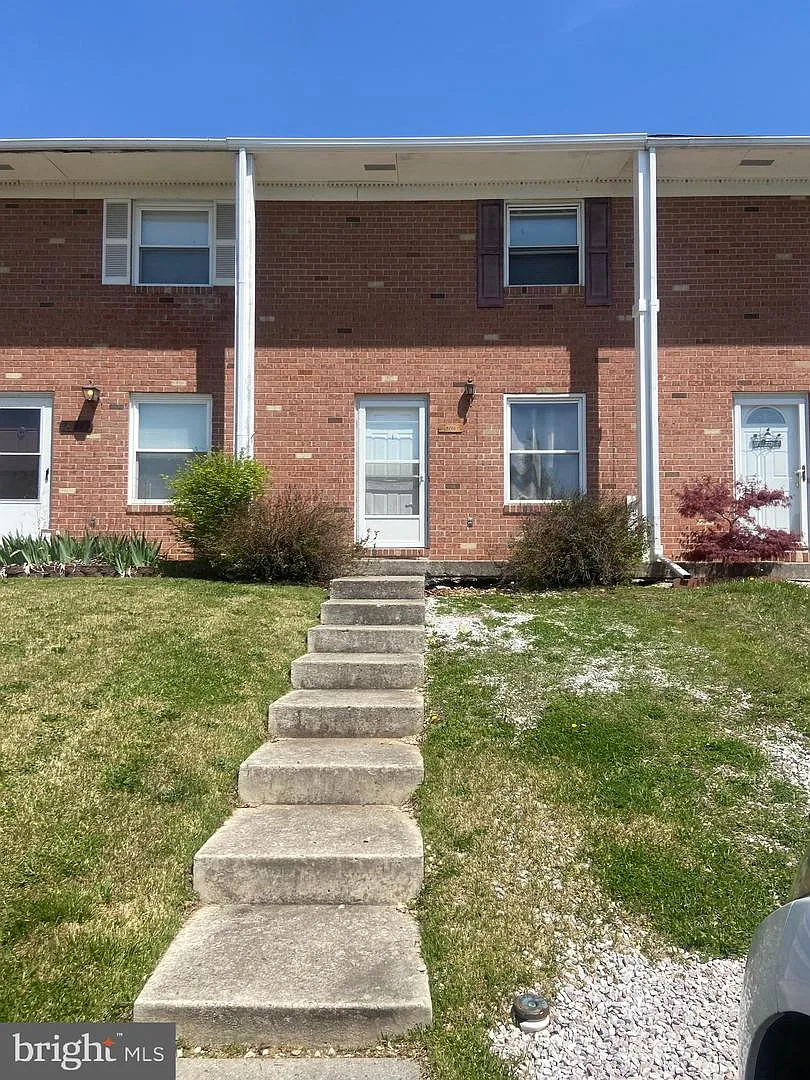 14211 Louise Dr SW photo 1