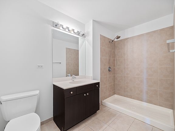 2nd image of 235 W Van Buren St Unit 4104