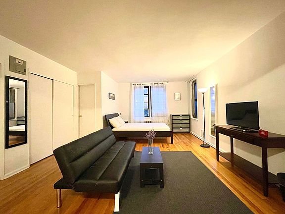 3rd image of 1420 York Ave APT 3B