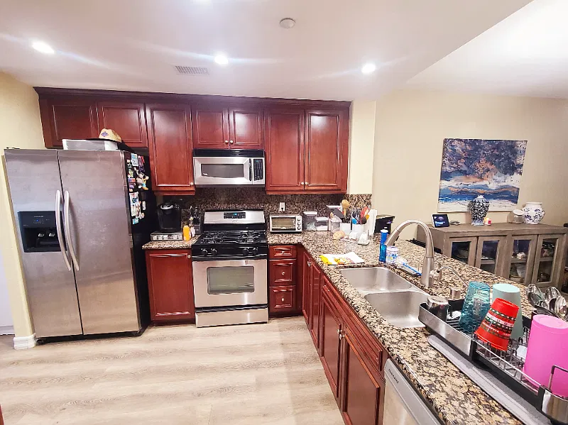 4 bed, 1733 sqft, $4,495 — Photo 1