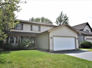 705 Gregor Ln, Wheeling, IL 60090