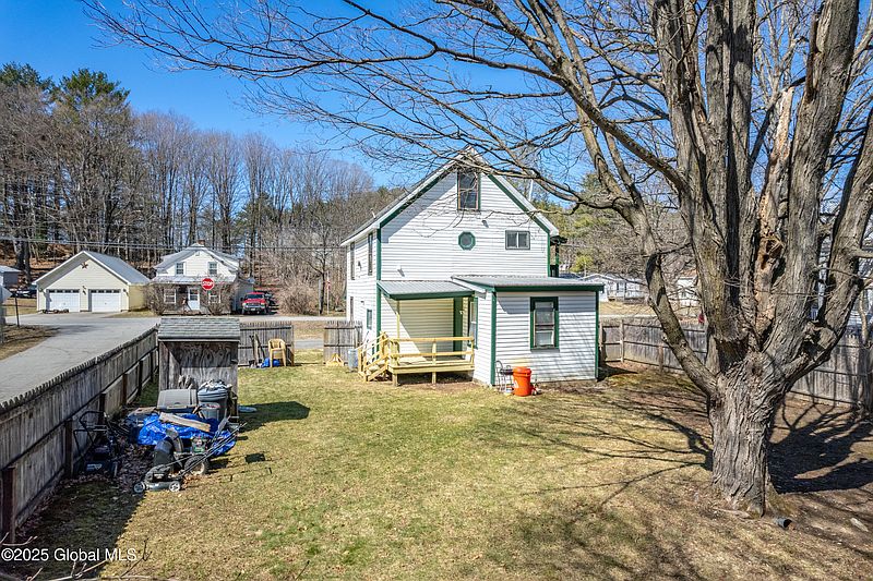 5th image of 17 Horicon Avenue