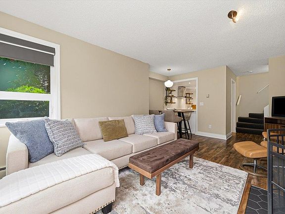 4th image of 2455 York Ave #107