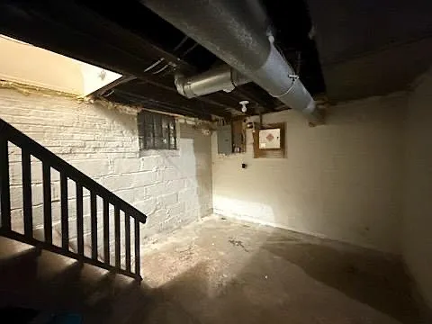 4033 Lincoln Way E — Photo 4