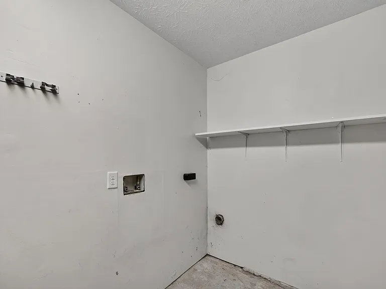 1083 Stokes St — Photo 23