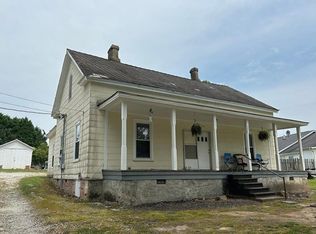 320 N Cambridge St, Ninety Six, SC 29666