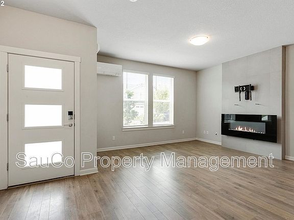 3rd image of 8037 SE Engelmann St
