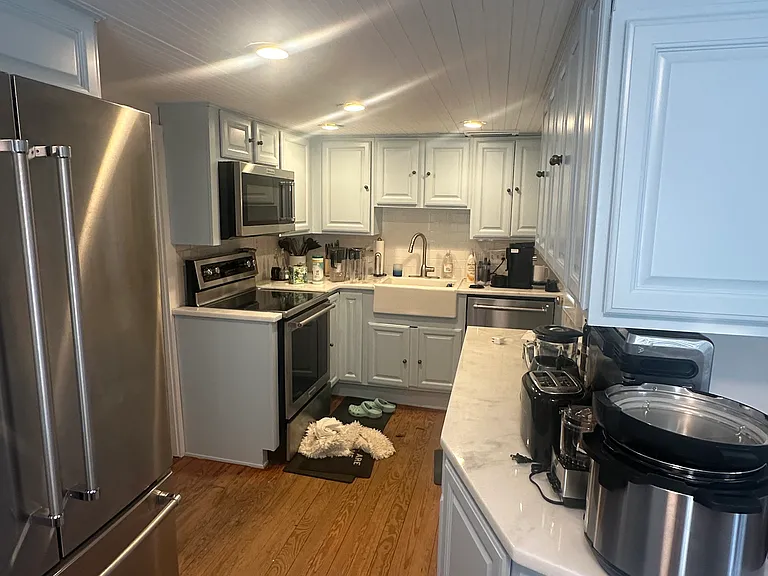 205 E Marshall St — Photo 7