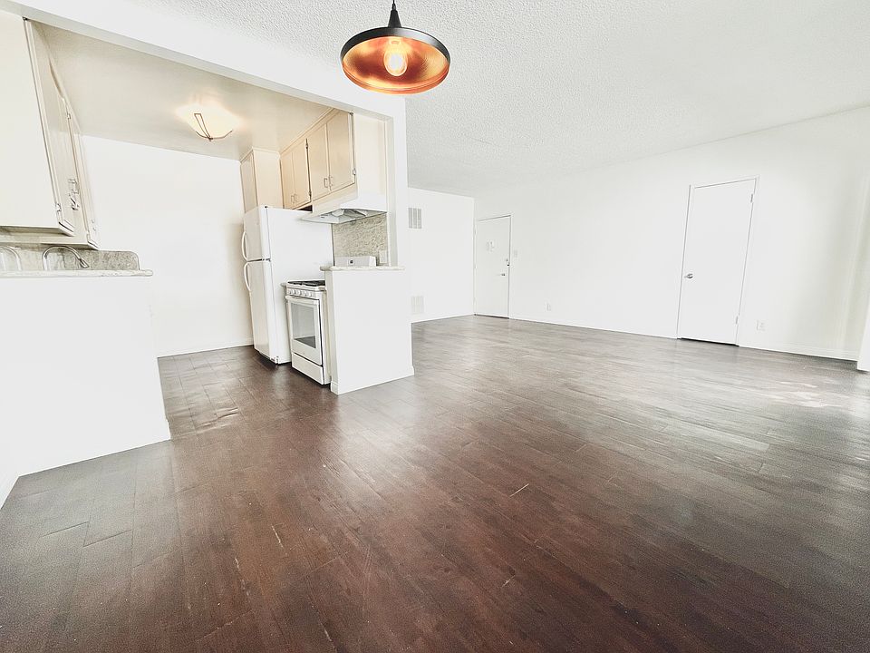 1st image of 1035 N Harper Ave #8A