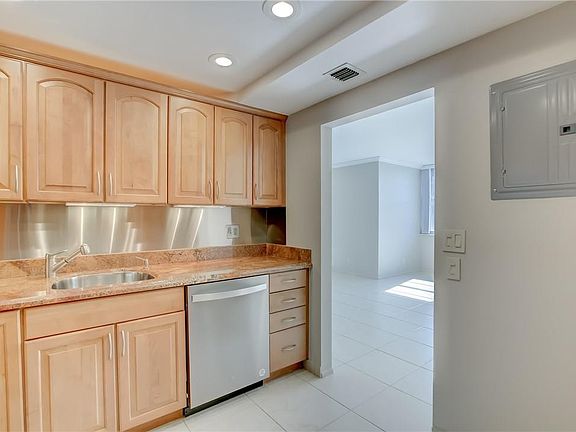 5th image of 1170 N Federal Highway #312