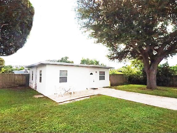 2nd image of 1040 NW 141st St