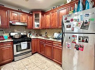 234 Hawthorne St #1A, Brooklyn, NY 11225
