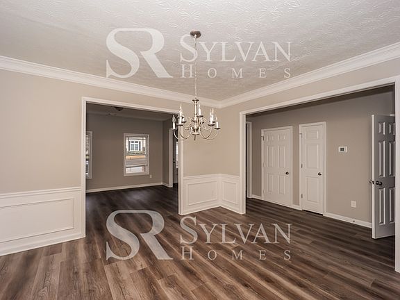 4th image of 2305 Village Green Dr