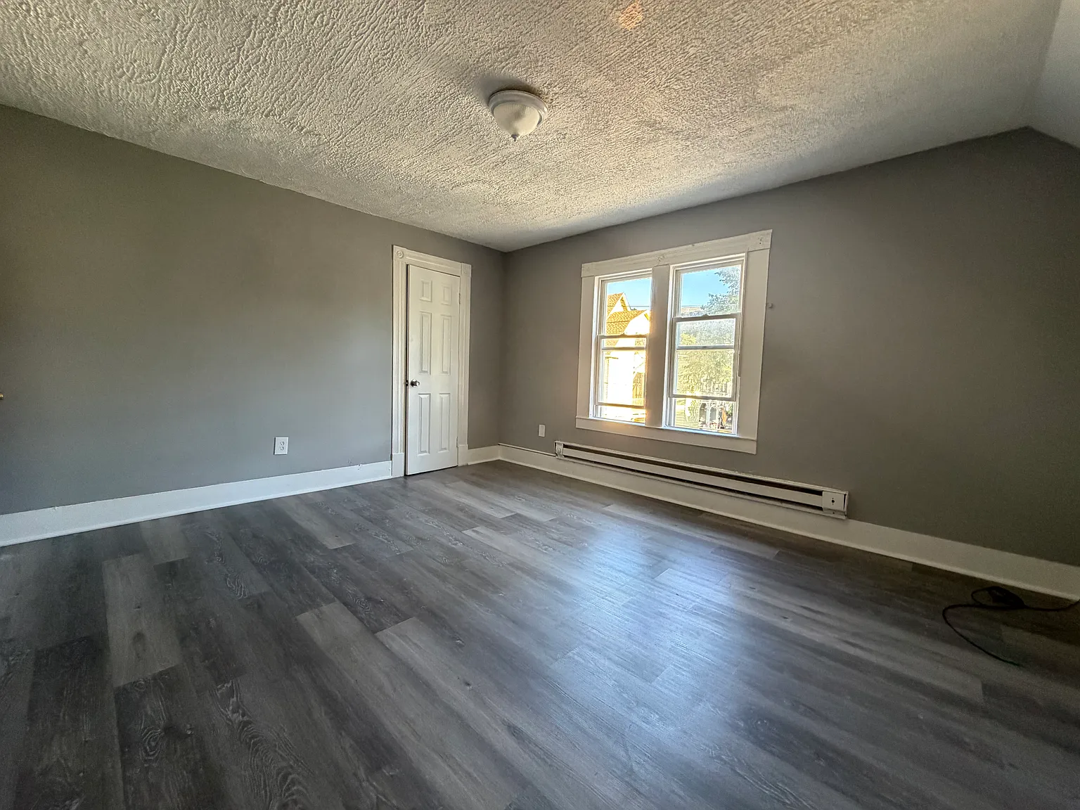 3 bed, 1100 sqft, $1,495 — Photo 3