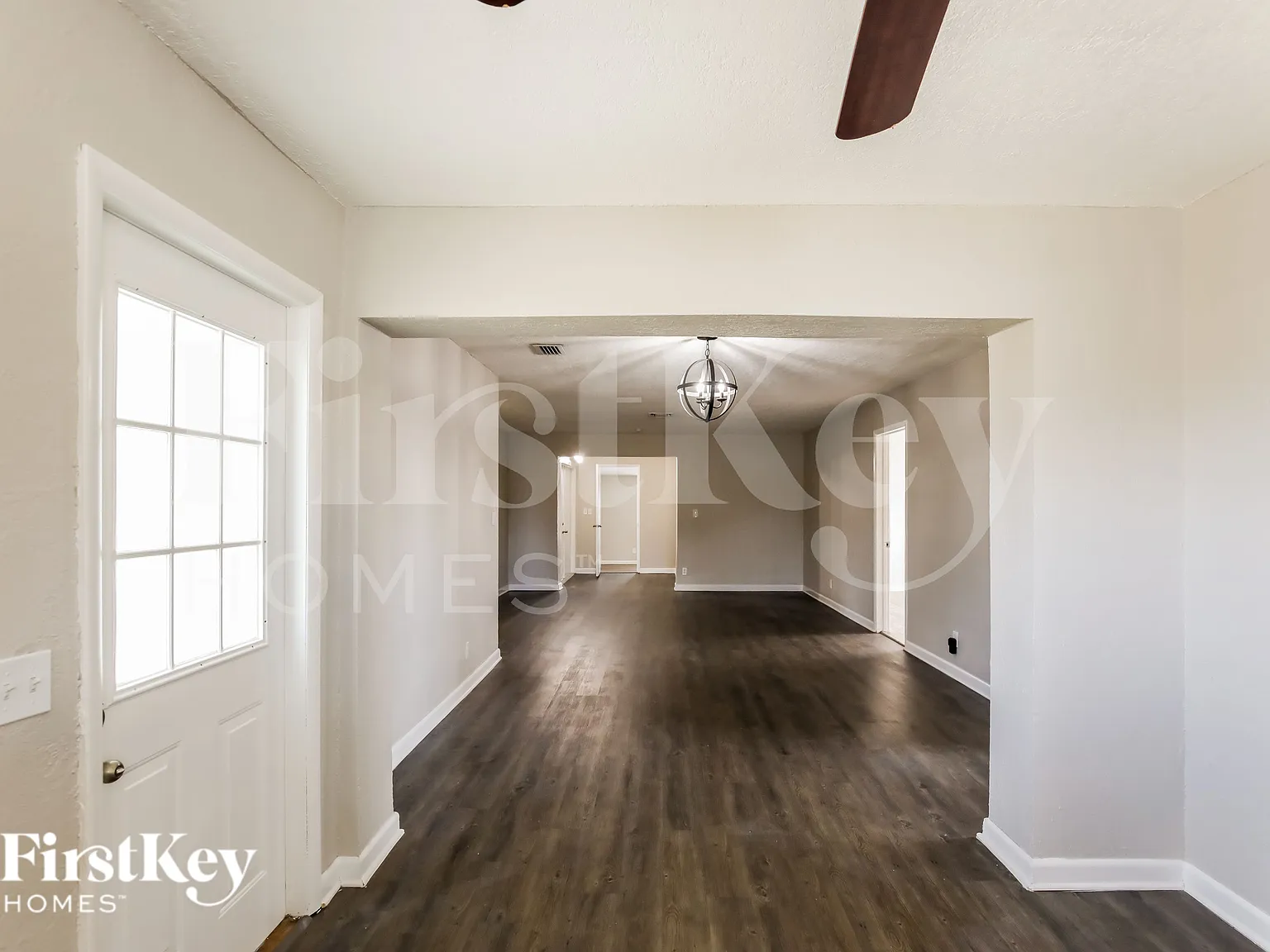 4 bed, 2.0 bath, 1829 sqft, $3,665 — Photo 4