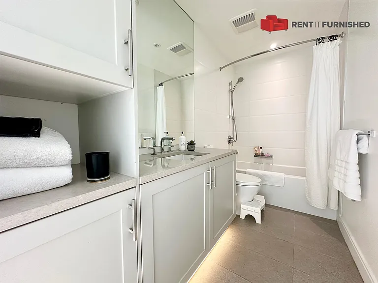 515 E 2nd St #113 — Photo 20