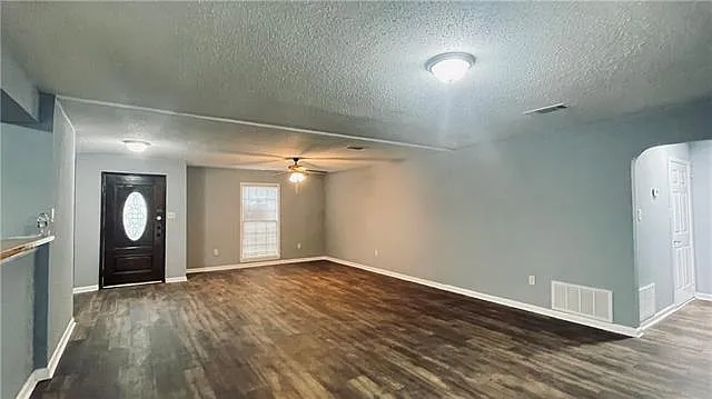 2236 Litchwood Ln — Photo 2
