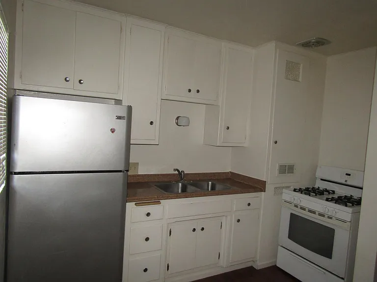 602 N 3rd St #2 — Photo 7