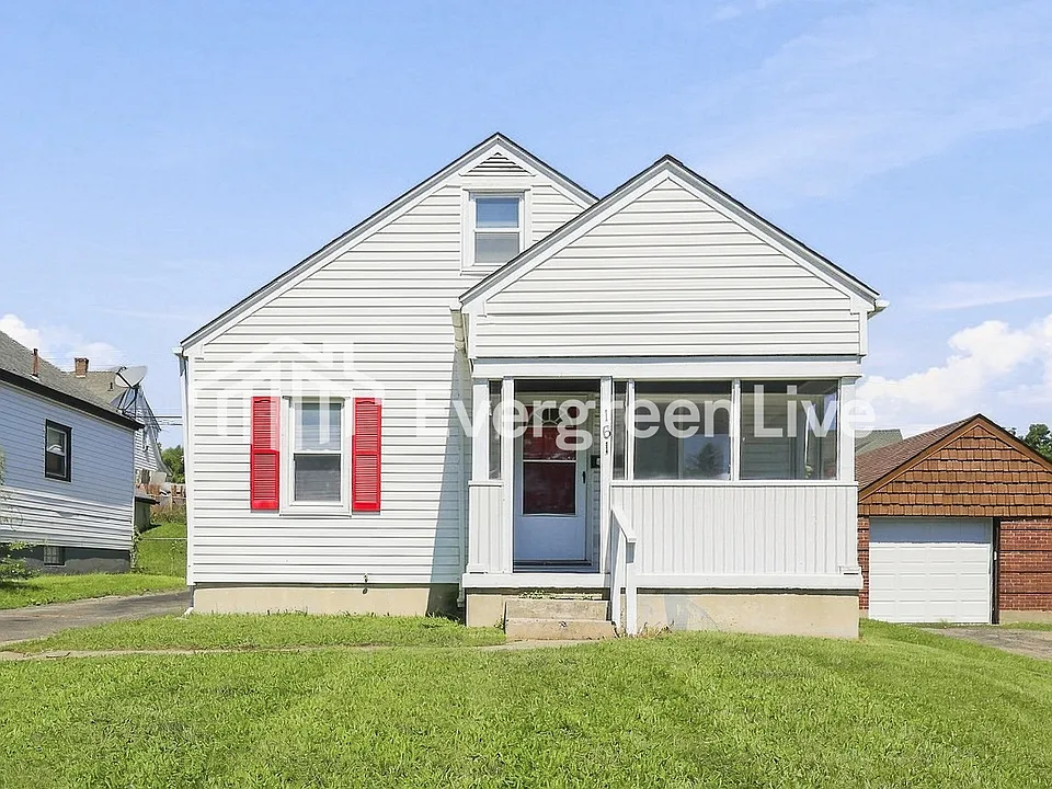 161 Basswood Ave
