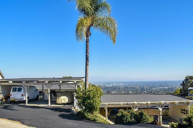 1st image of 405 Portofino Dr