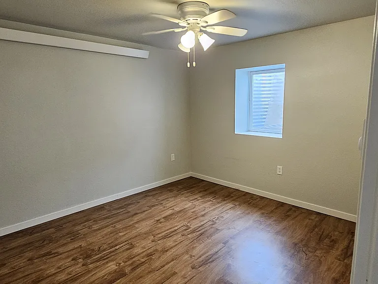 5402 Cedar St — Photo 3