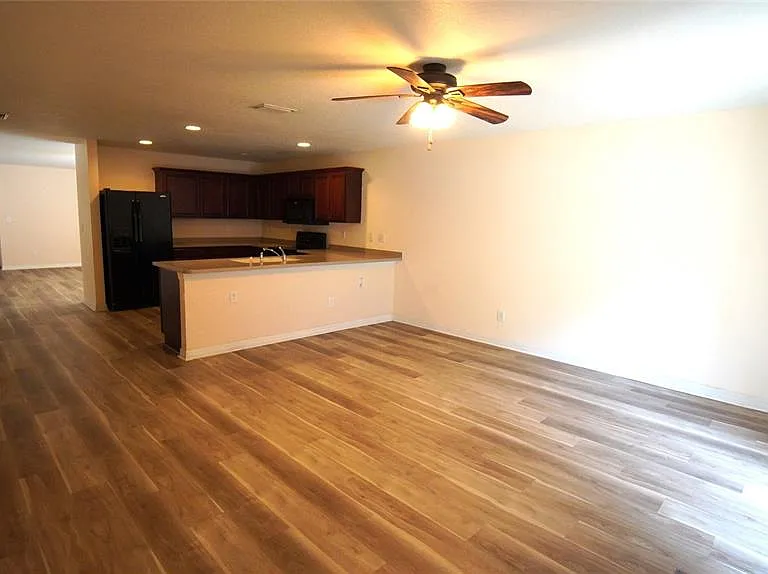 30950 Mandolin Cay Ave — Photo 3