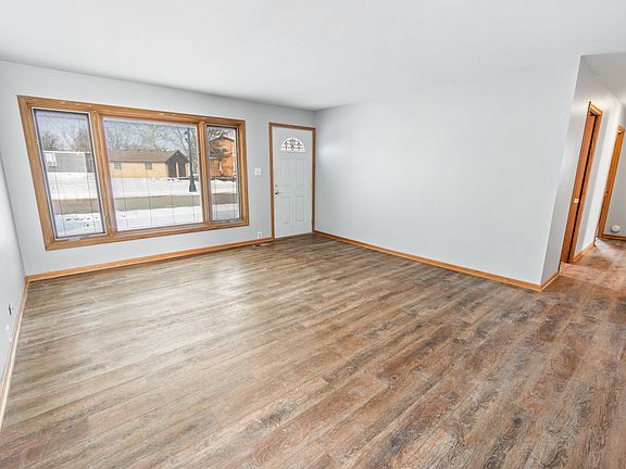 2nd image of 525 Glen Ave