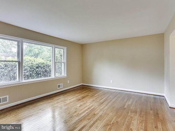 4th image of 7808 Worthing Ct