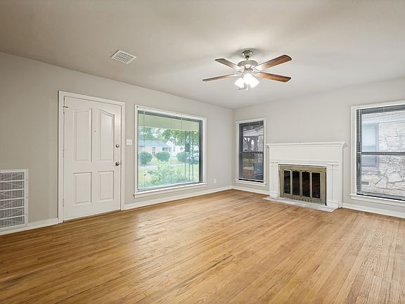 3rd image of 1835 Norfolk Ave