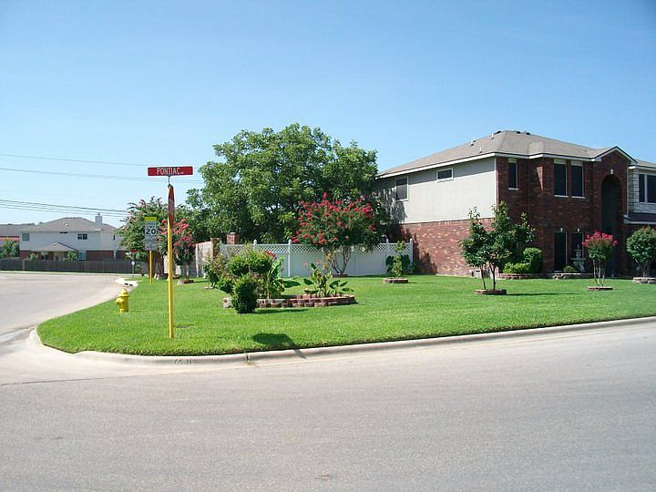 1st image of 2324 Pontiac Dr