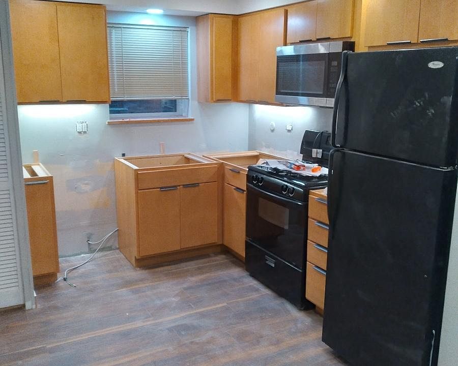 coming soon- granite countertops!