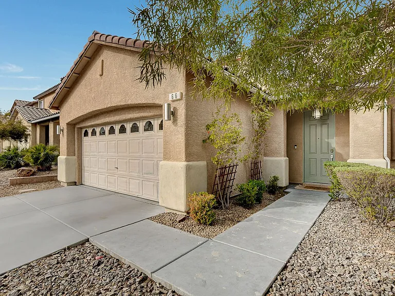 66 Archer Glen Ave — Photo 2