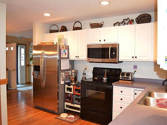 4th image of 21 Berry Dr