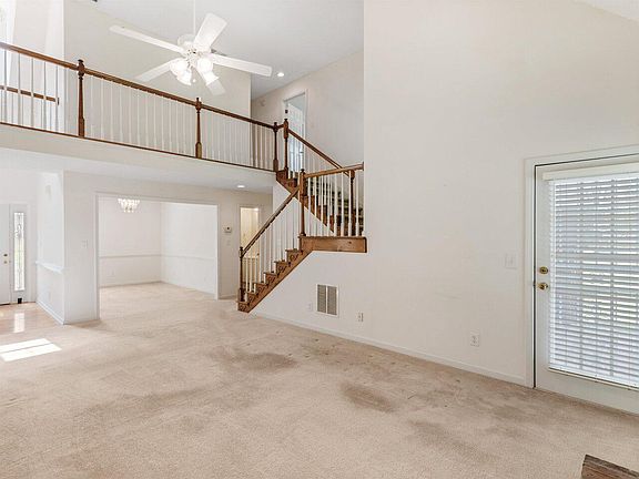 4th image of 500 Heathmoor Dr