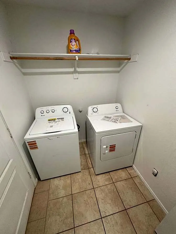 1 bed, 2.0 bath, 2580 sqft, $700 — Photo 4