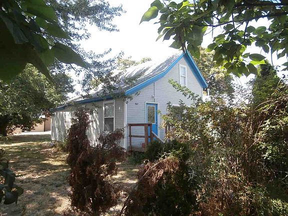 2nd image of 907 S Hayes Ave