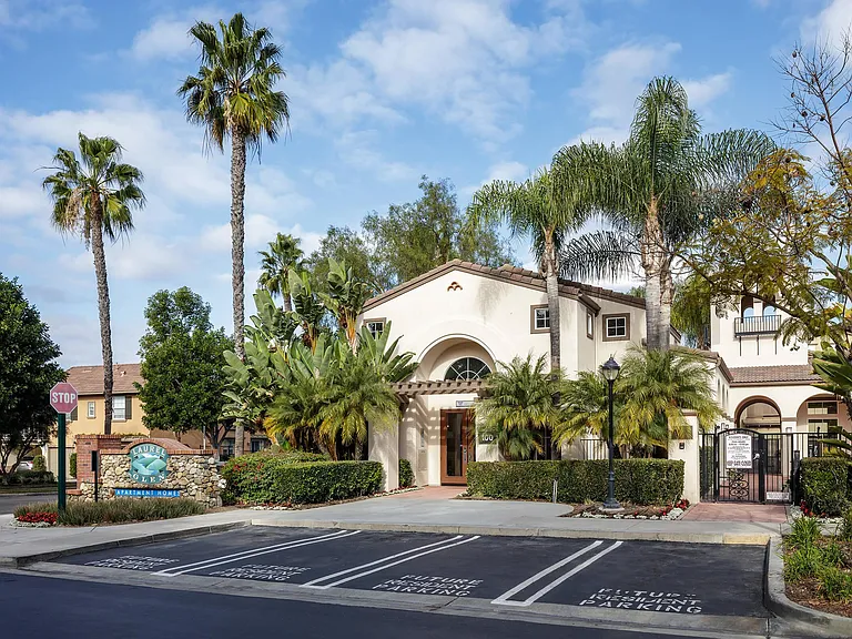 Laurel Glen Apartment Homes — Photo 4