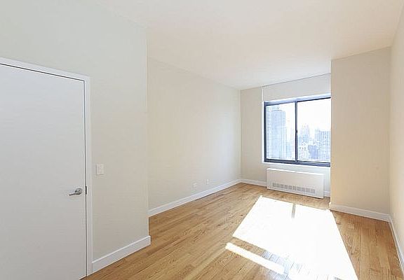5th image of 235 W 48th St APT 43H