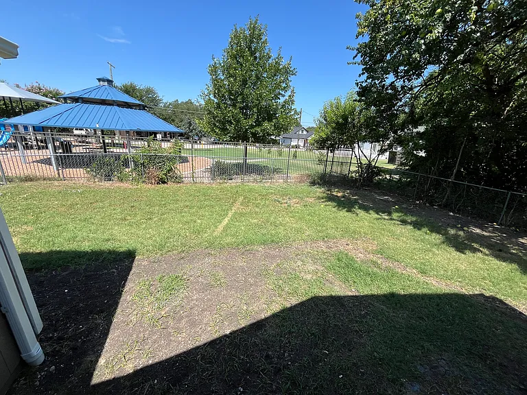 1215 H Pl — Photo 15