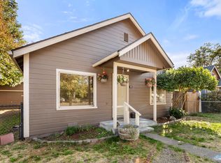 911 SW I St, Grants Pass, OR 97526