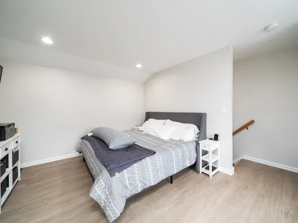 213 Roosevelt Street image 13 of 24