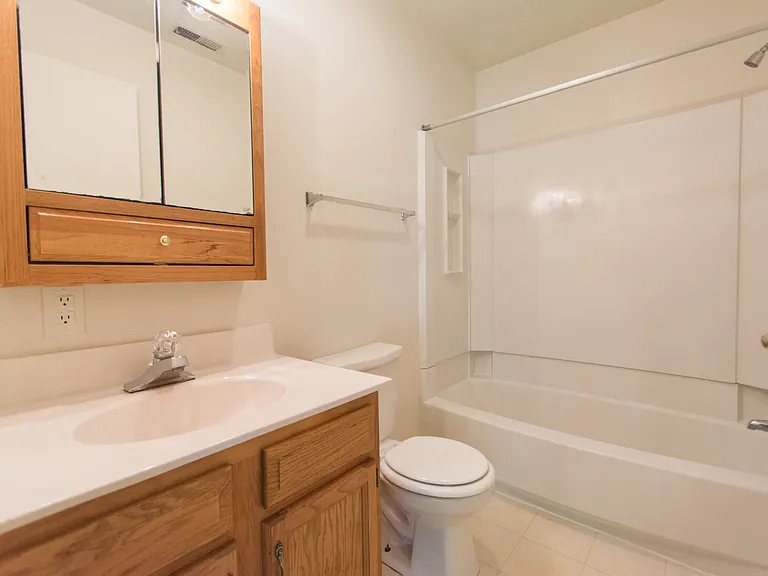 The Grove Apartments — Photo 13