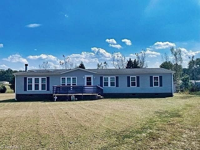 1st image of 152 Crystal Lake Dr