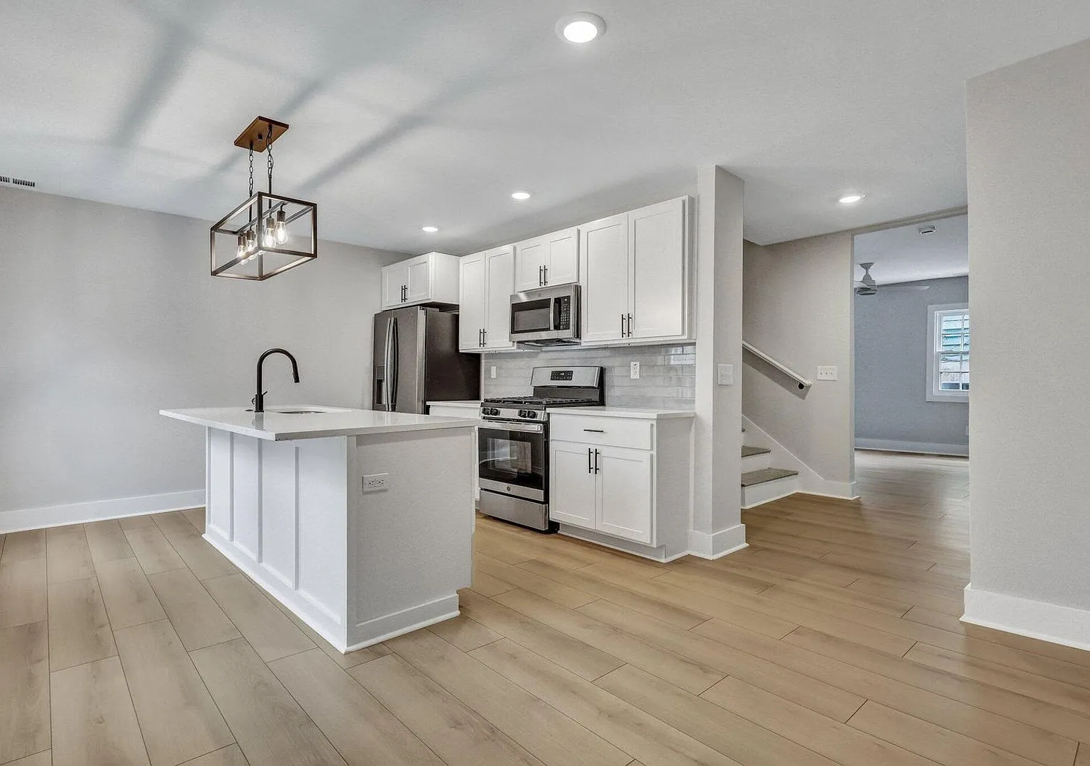90 Hanover Street — Photo 1